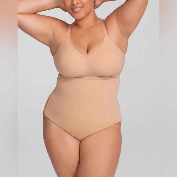 SweetHoney Other - Honeylove SuperPower Thong Bodysuit Shapewear Nude Size 1X with Wash Bag